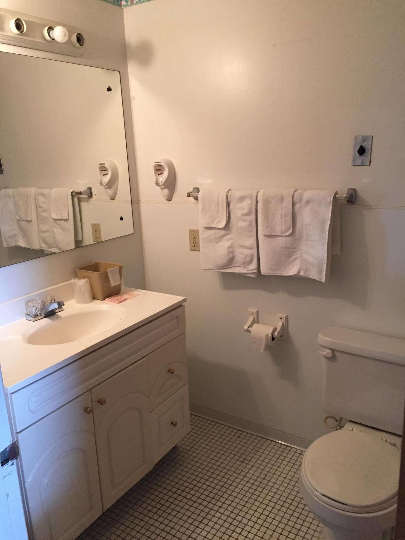 Vista Heights Inn Henrietta Bagian luar foto