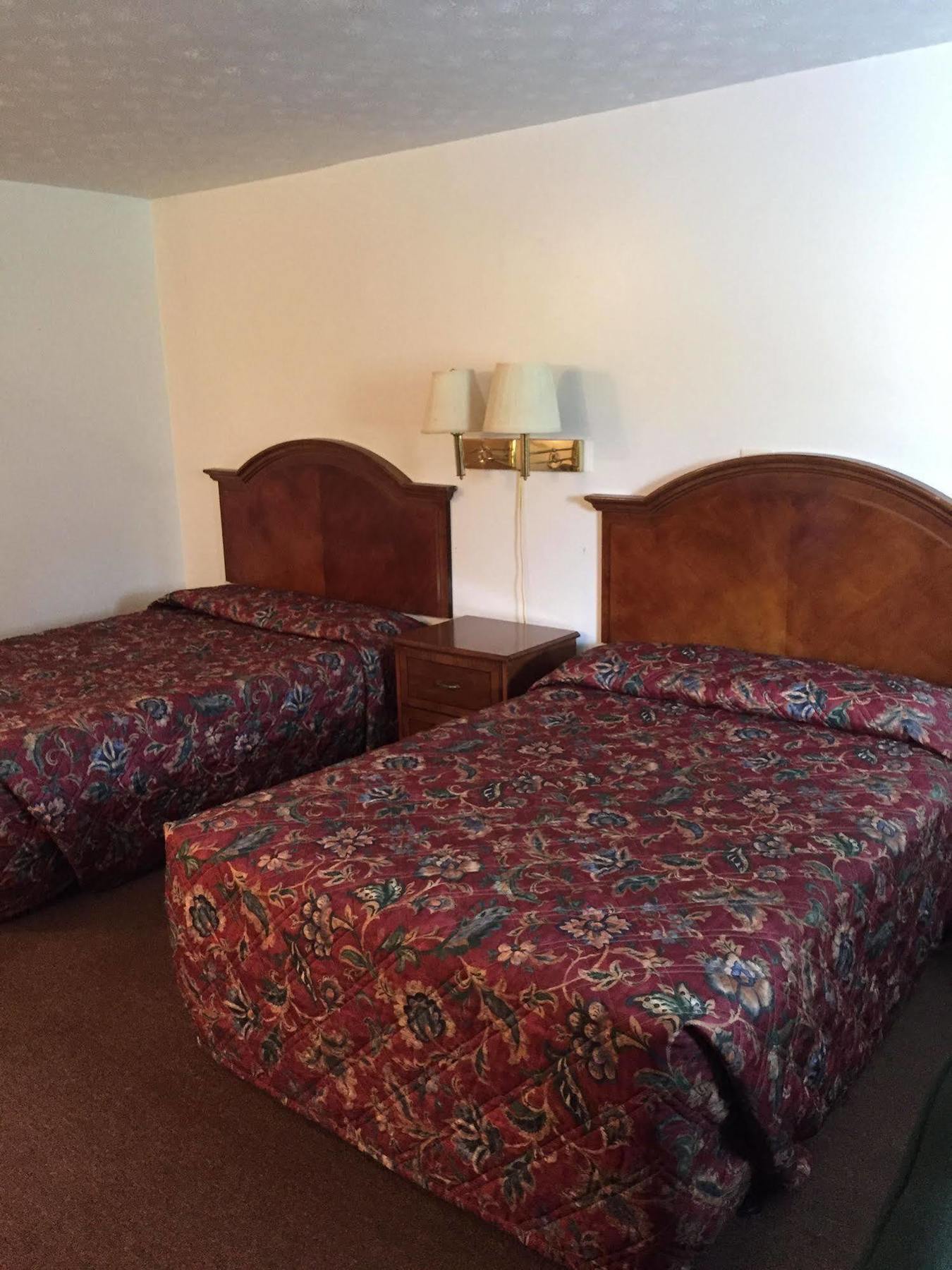 Vista Heights Inn Henrietta Bagian luar foto